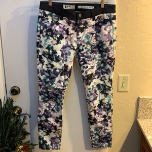 New! Ladies DKNY skinny jeans size 10